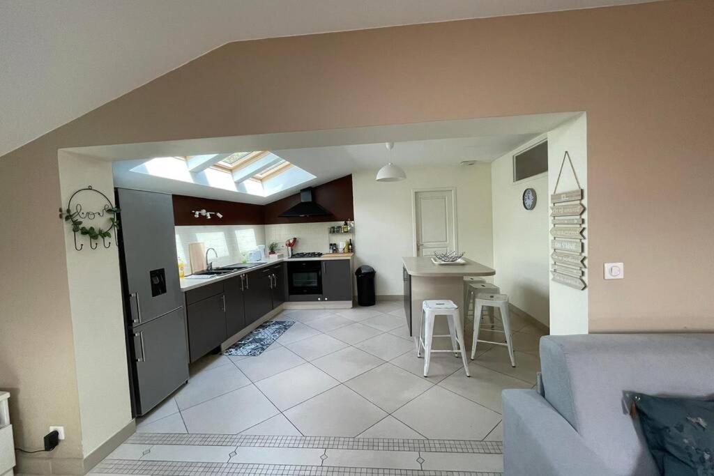 Superbe Appartement Avec 2 Chambres - 9 Personnes - Parking Prive Турнон-сюр-Рон Екстериор снимка